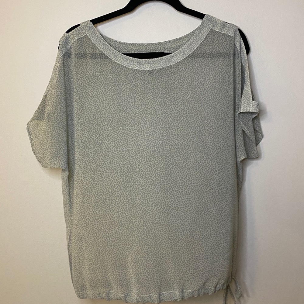 BCBG PARIS Peep Shoulder Lightweight Top
